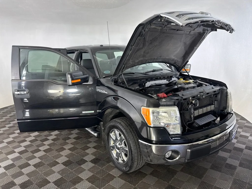 Used 2014 Black Ford XLT image 16