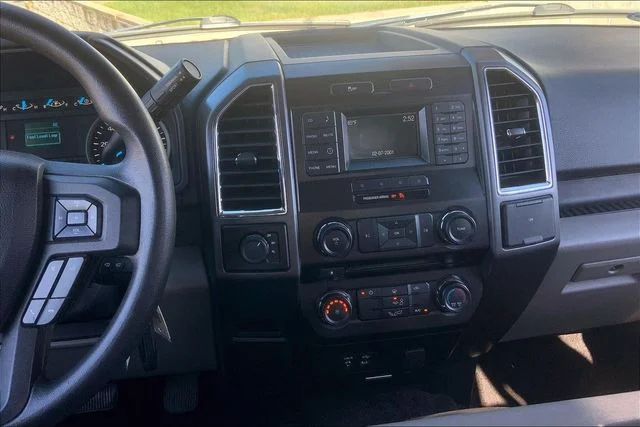 Used 2015 Oxford White Ford XLT image 6