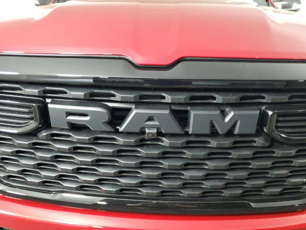 New 2026 Molten Red Pearl-Coat Exterior Paint RAM Big Horn/Lone Star image 10