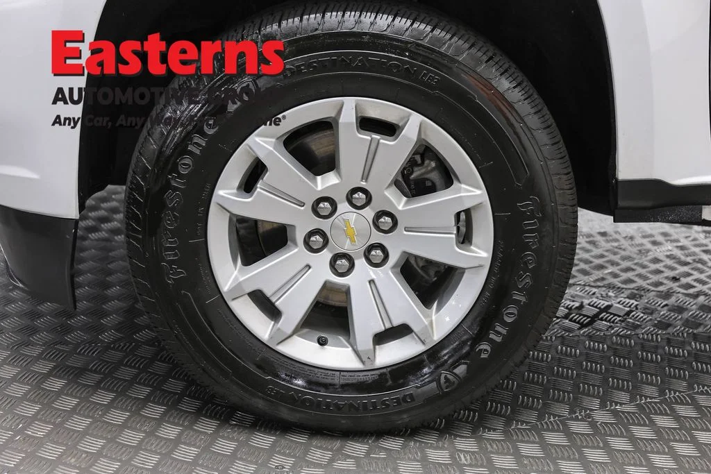 Used 2022 White Chevrolet LT image 29