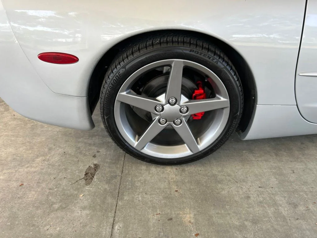 Used 2000 Silver Chevrolet Base image 18
