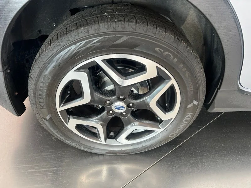 Used 2018 Silver Subaru 2.0i Limited image 9