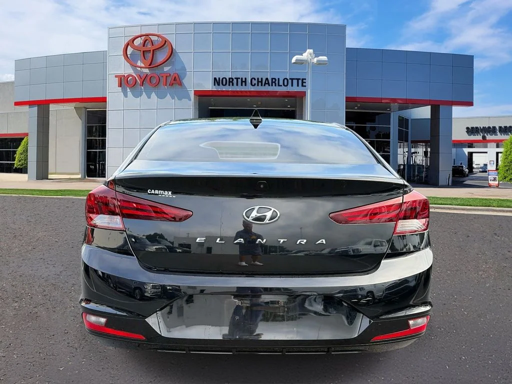 Used 2020 Black Hyundai Value Edition image 5
