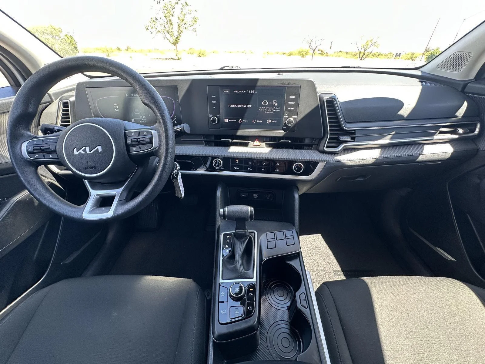 2025 Kia Sportage LX - Photo 23