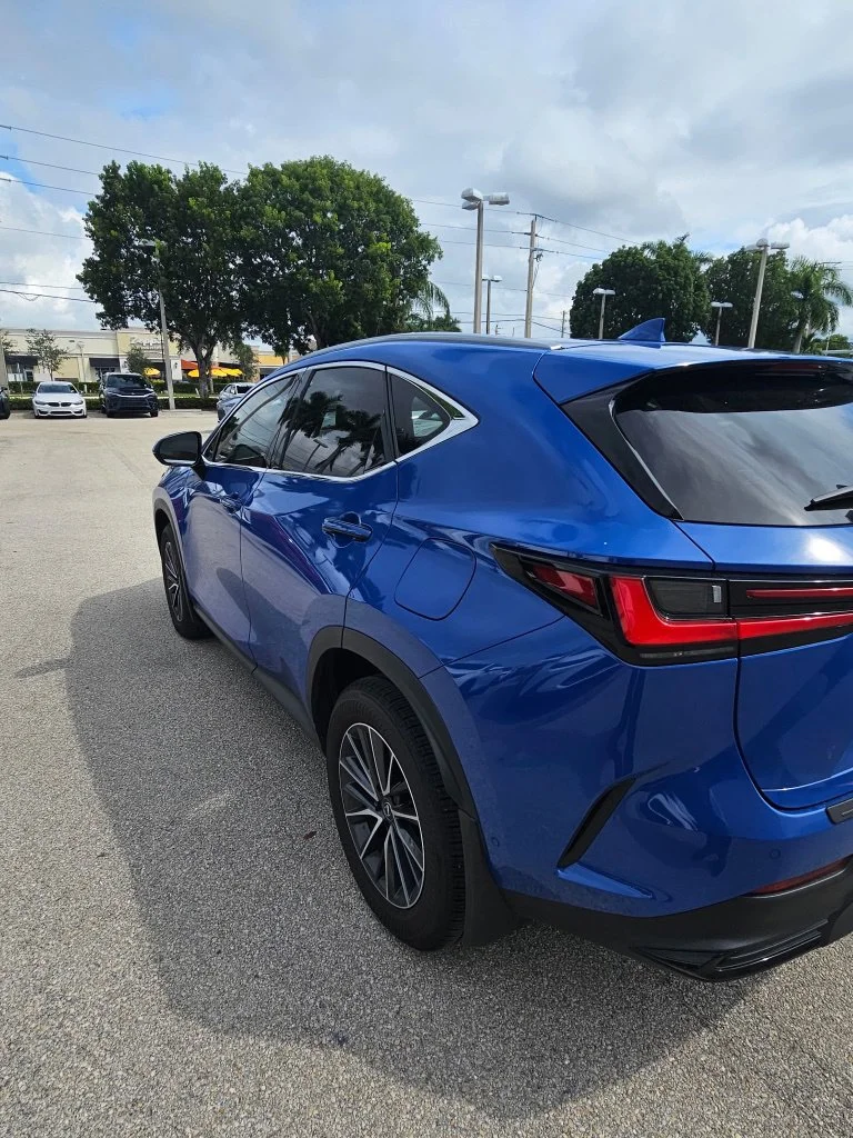 Used 2025  Lexus 350h Luxury image 4