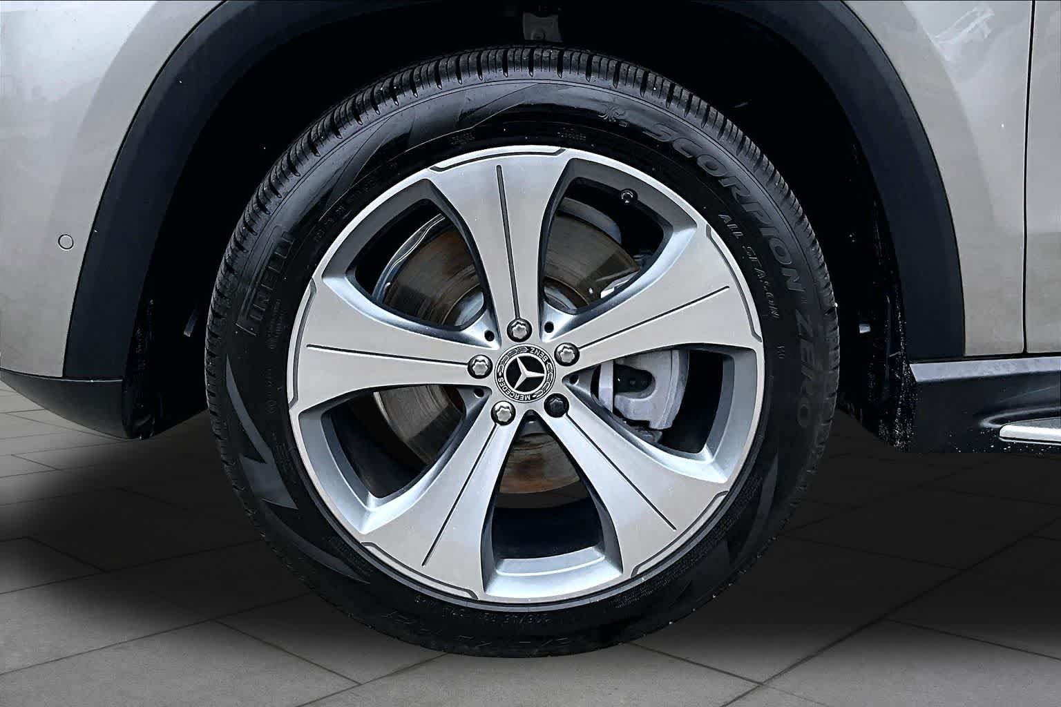 Used 2022 Mojave Silver Metallic Mercedes-Benz GLS 450 image 11
