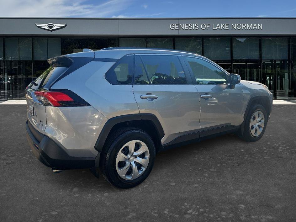 Used 2019 Silver Sky Metallic Toyota LE image 5