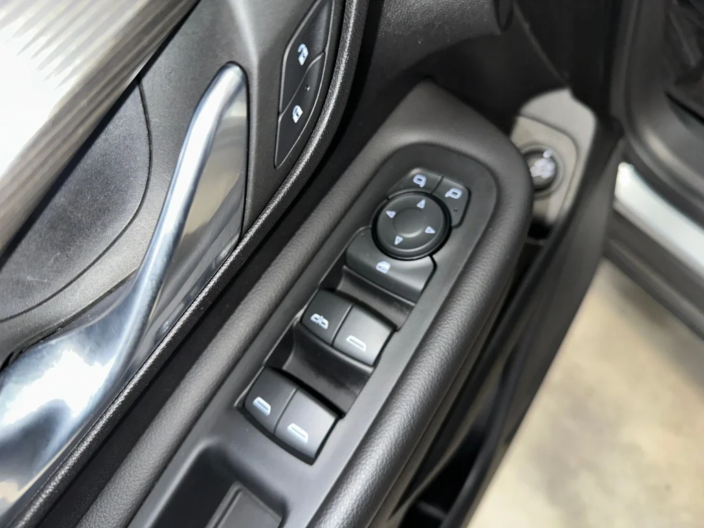 Used 2023 Sterling Metallic GMC SLE image 9