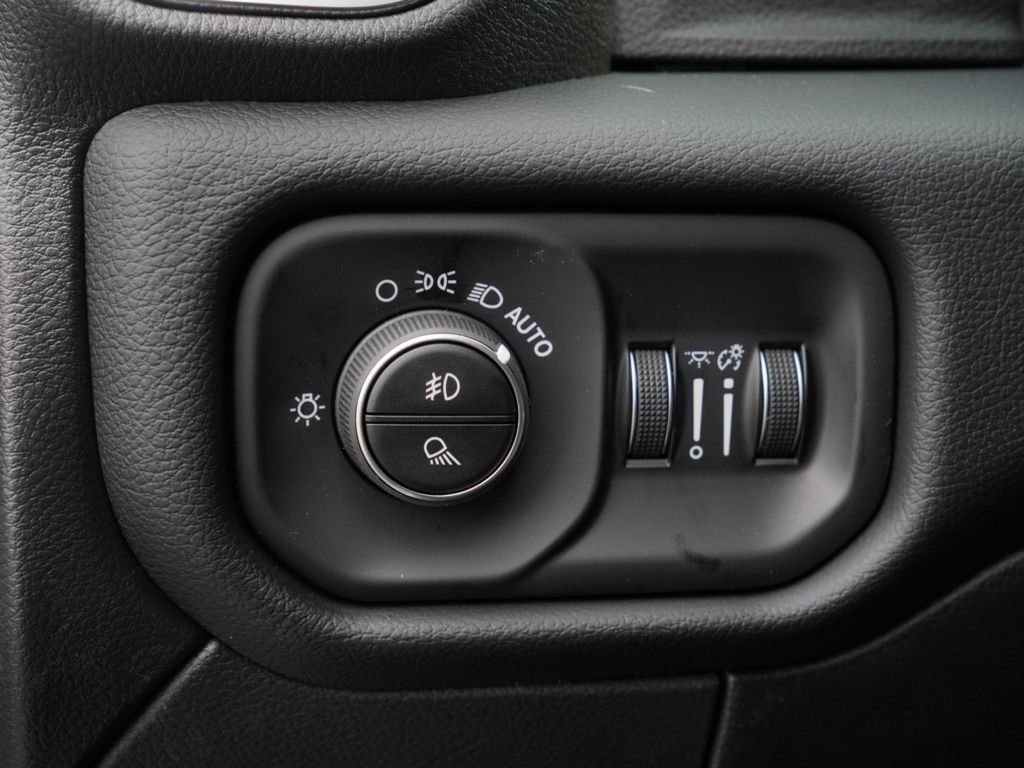 New 2026 Bright White Clear-Coat Exterior Paint RAM Laramie image 11