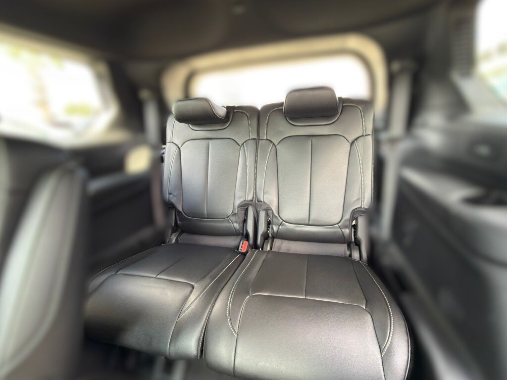 Used 2024 Silver Zynith Clear Coat Jeep Limited image 13
