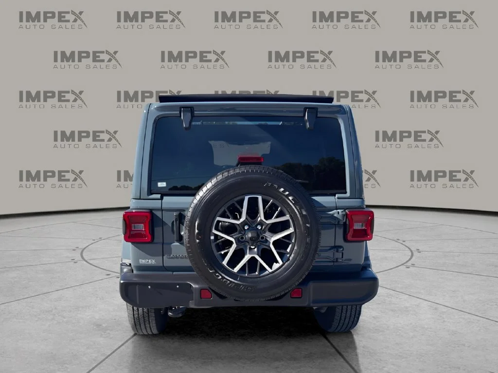 Used 2026 Gray Jeep Sahara image 4