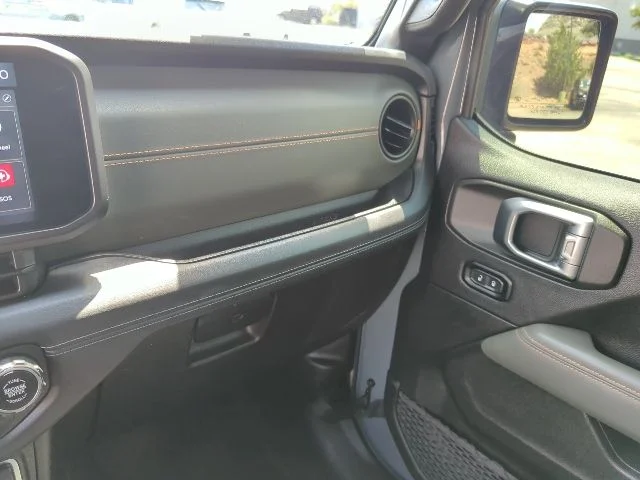 Certified Used 2025 Gray Jeep Mojave image 8