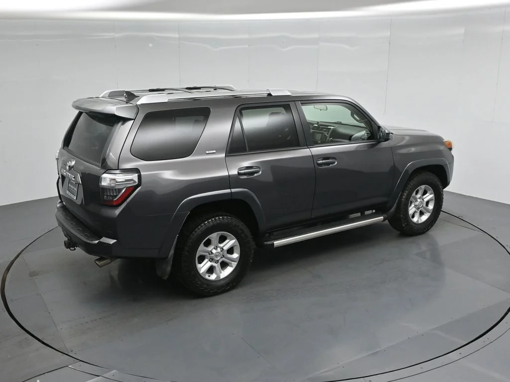 Used 2014 Gray Toyota SR5 image 36
