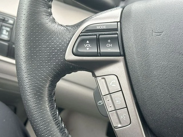Used 2016 Gray Honda EX-L image 40