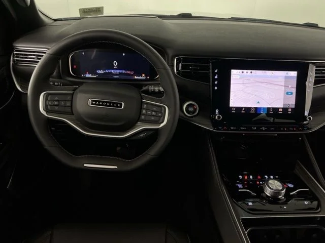 2023 Jeep Wagoneer L Series III - Photo 13