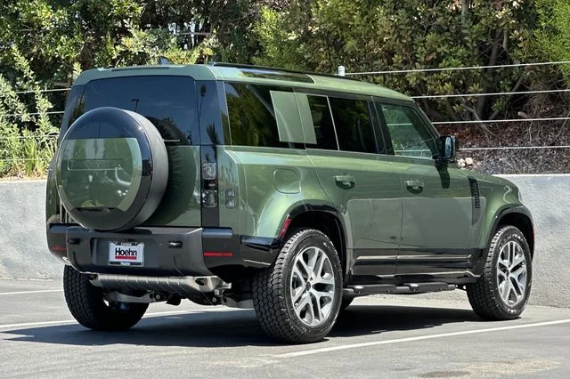 New 2026 Woolstone Green Land Rover X-Dynamic SE image 5