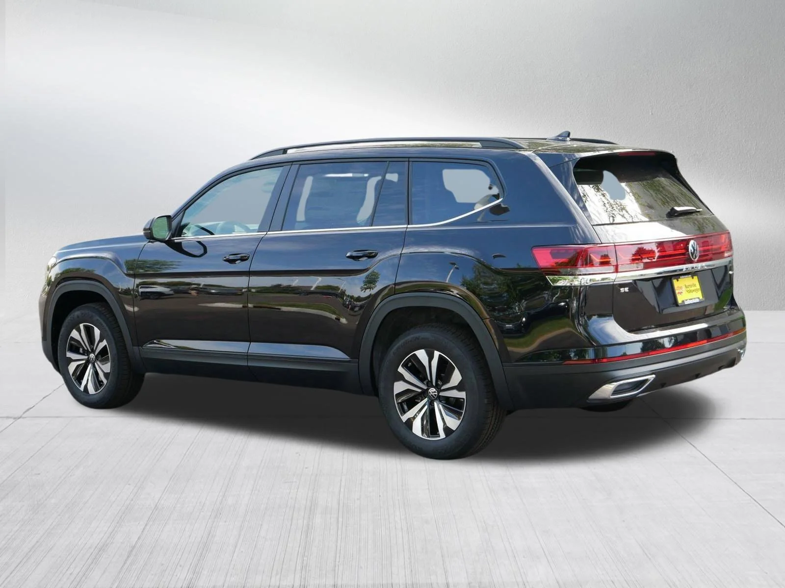 New 2026 Deep Black Pearl Volkswagen 2.0T SE image 3
