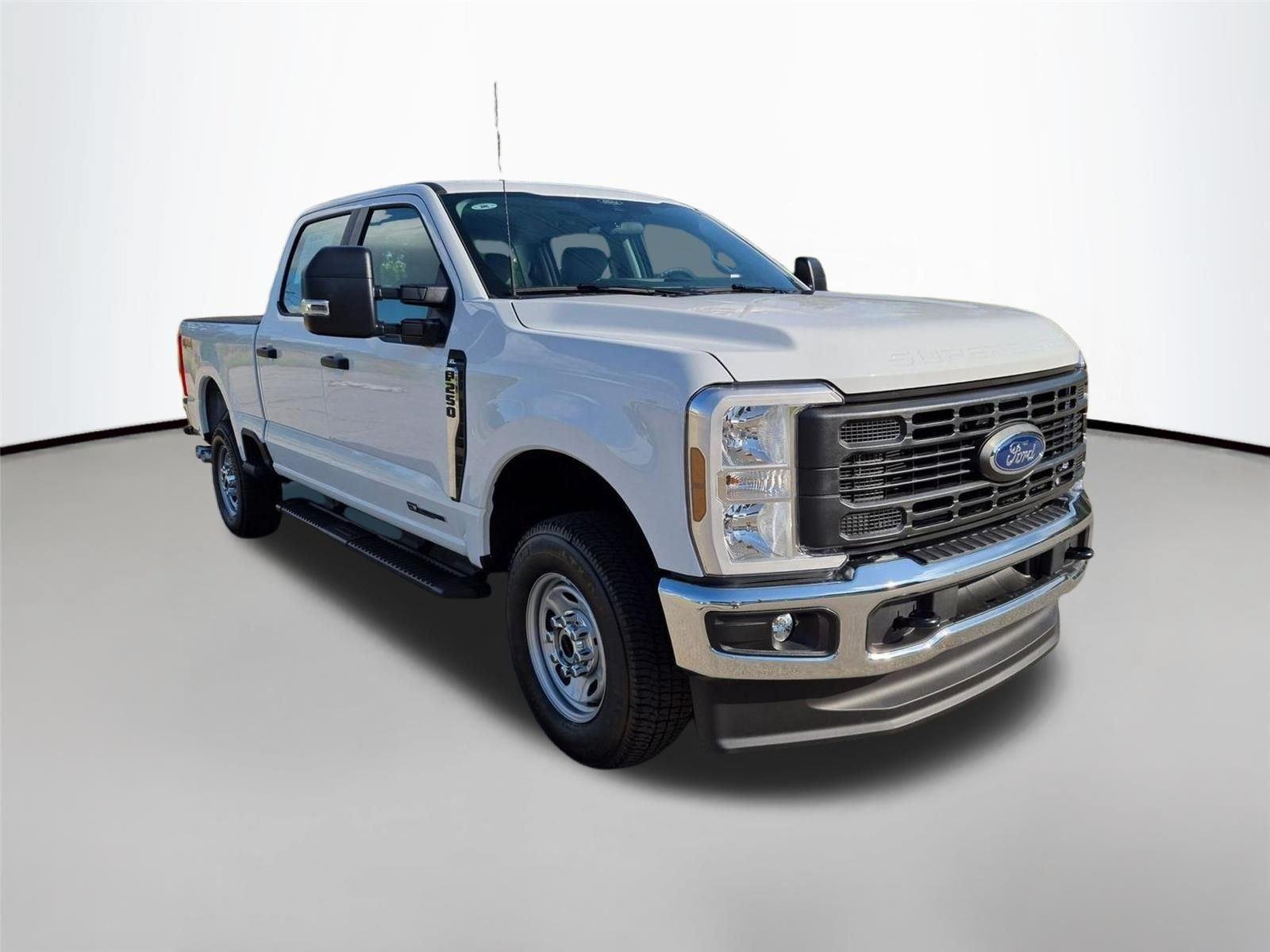 New 2026 Oxford White Ford F-250® XL image 3
