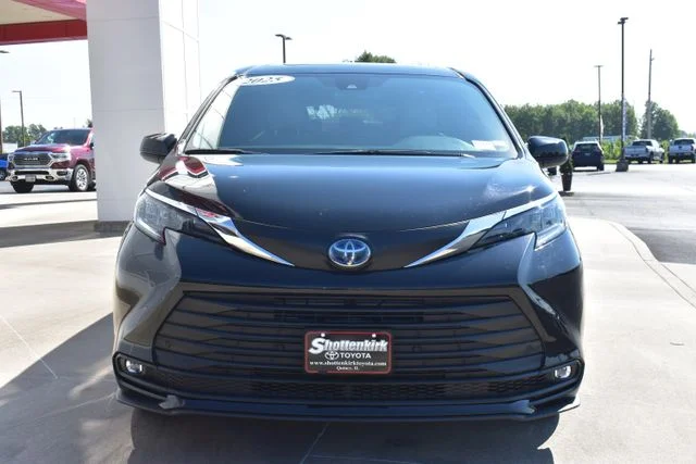 Used 2025 Black Toyota XLE image 3
