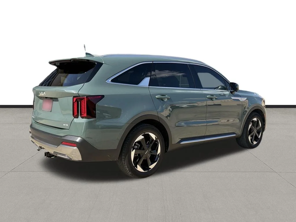 Used 2025 Cityscape Green Kia SX Prestige image 5