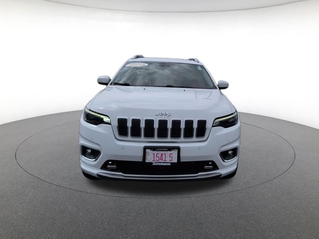 Certified Used 2019 White Jeep Overland image 2