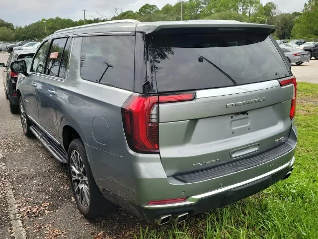 2025 GMC Yukon XL Denali - Photo 6