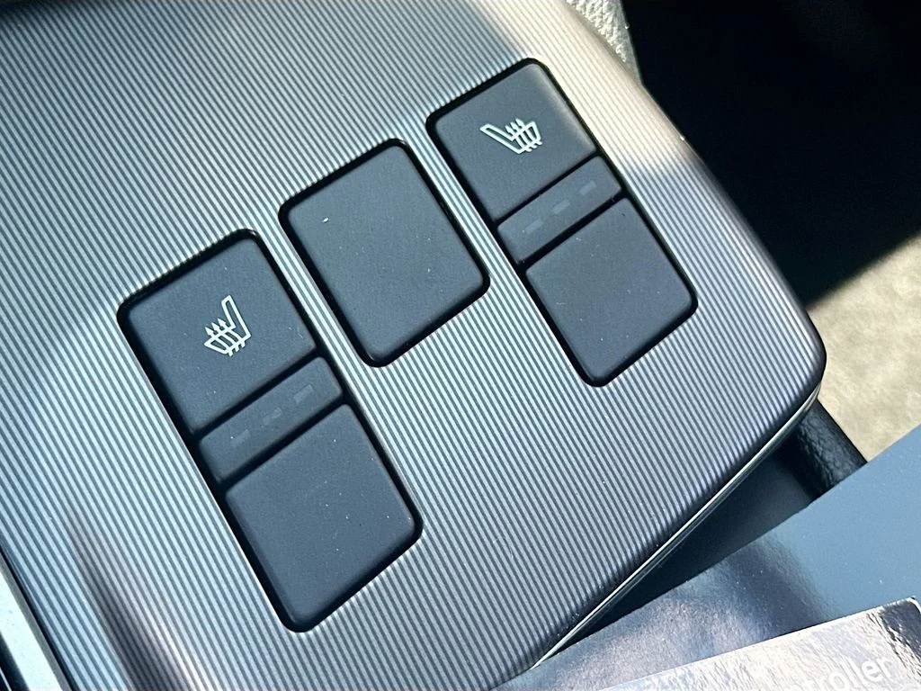 New 2026 Wolf Gray Kia EX image 19
