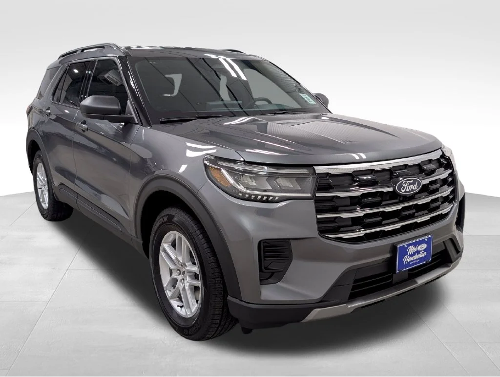 New 2027 Carbonized Gray Metallic Ford Active image 17