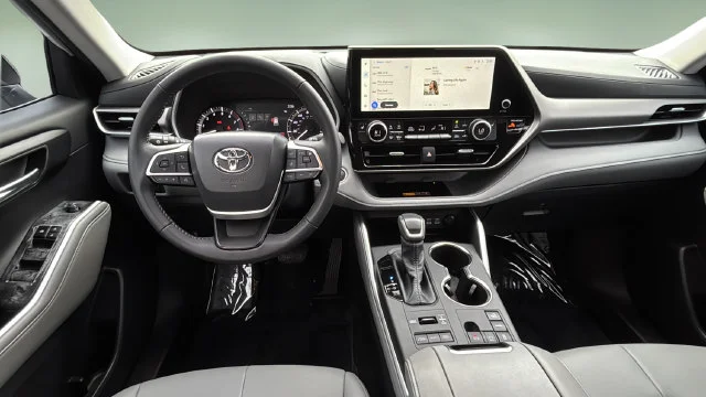 Used 2026 Beige Toyota XLE image 10