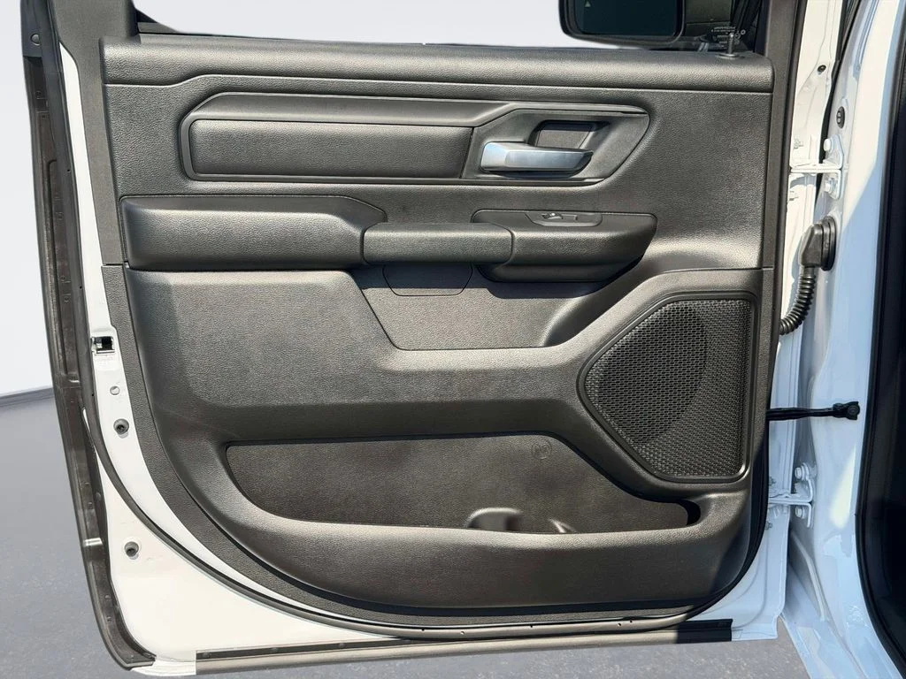 New 2027 Bright White Clear-Coat Exterior Paint RAM Express image 16