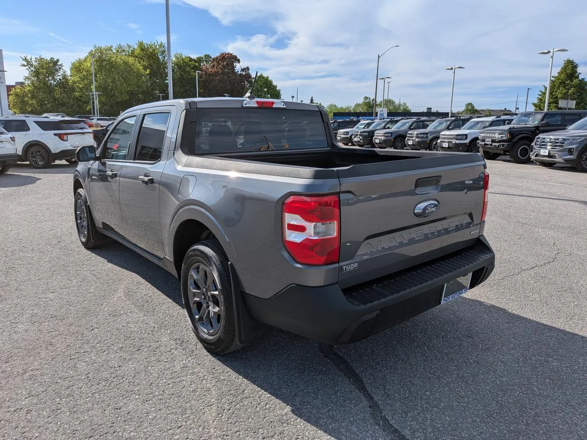Used 2022 Grey Ford Awd Supercrew Xlt image 7