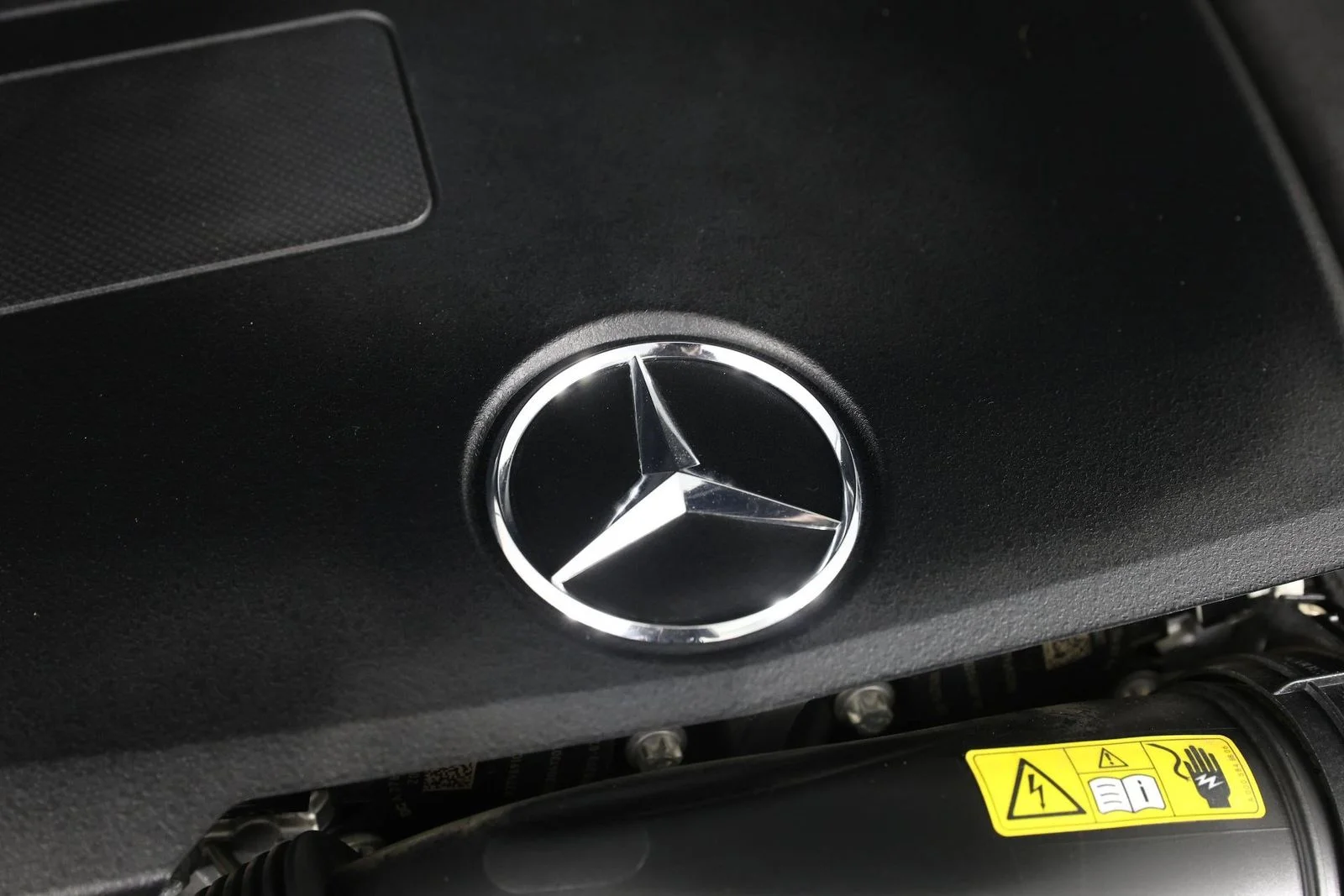Used 2022 Black Mercedes-Benz GLC 300 image 27