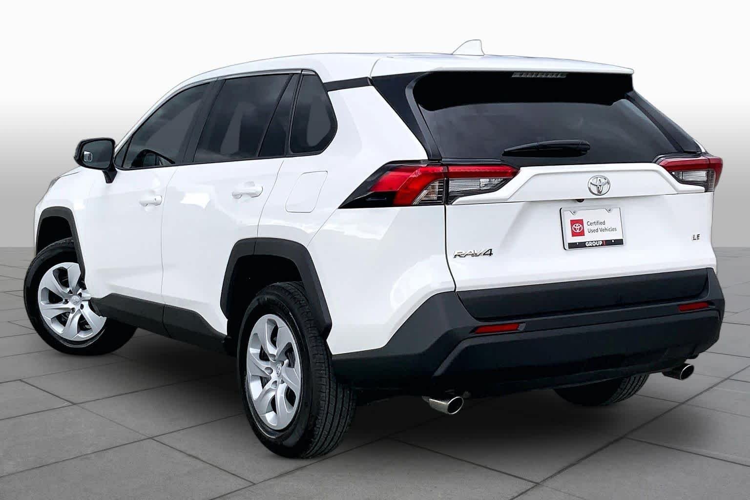 Used 2025 Ice Cap Toyota LE image 12
