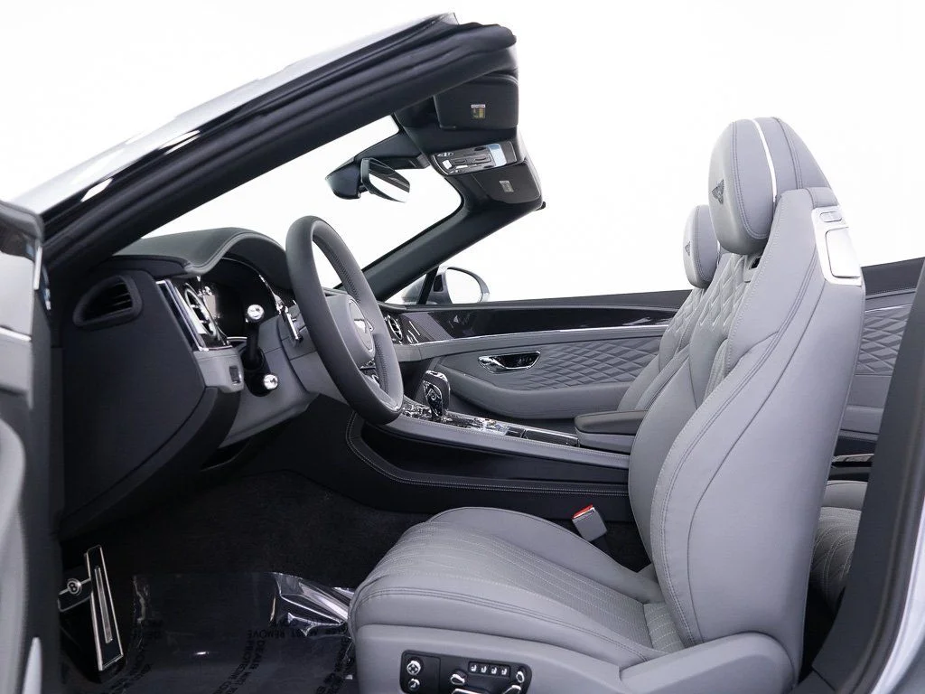 2026 Bentley Continental GTC Azure - Photo 23