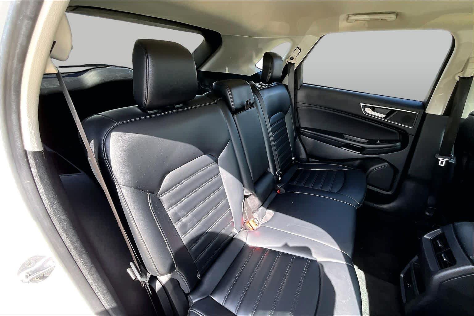 Used 2023 Oxford White Ford SEL image 19
