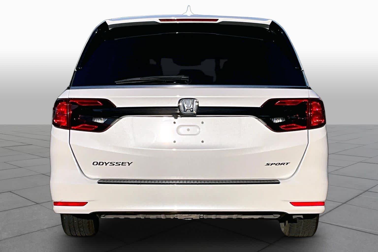 Used 2023 Platinum White Pearl Honda Sport image 5