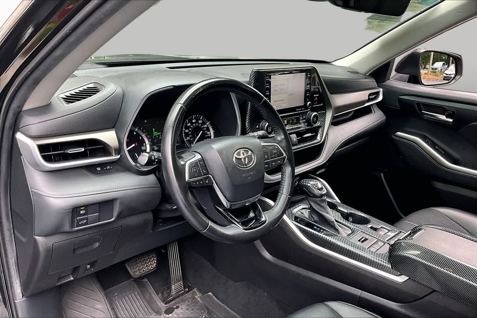 Used 2021 Midnight Black Metallic Toyota XLE image 18