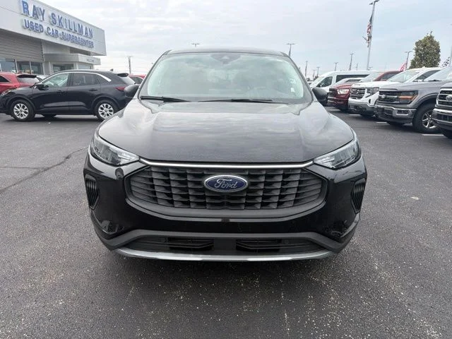 Used 2023 Agate Black Metallic Ford Active image 3