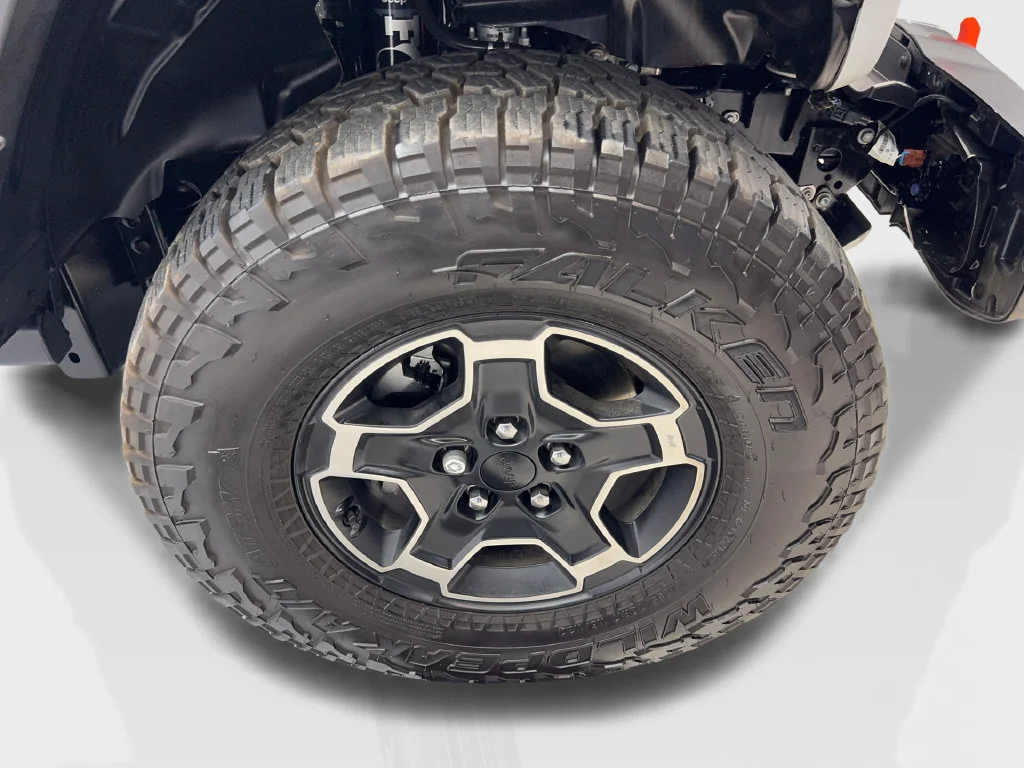 Used 2023 White Jeep Mojave image 84