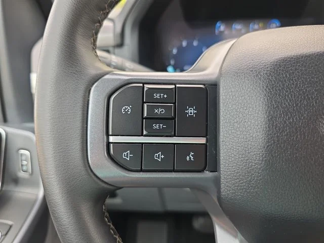 Used 2025 Blue Ford XLT image 19