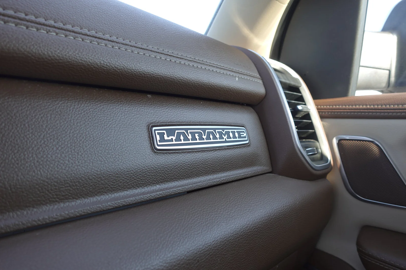 Used 2020 Patriot Blue Pearlcoat Ram Laramie image 24
