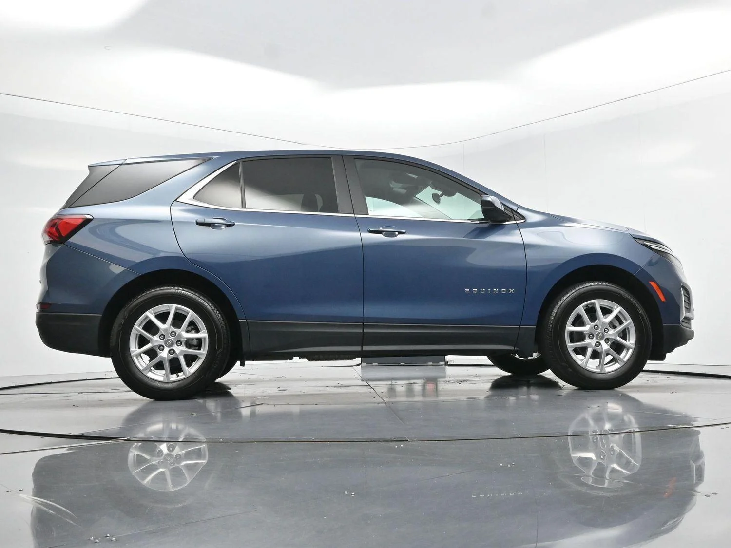 Used 2024 Lakeshore Blue Metallic Chevrolet LT image 49