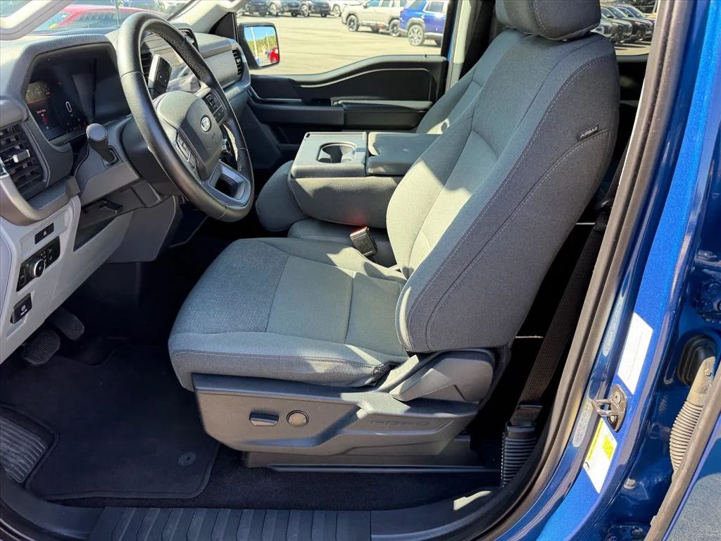 Used 2025 Blue Ford XLT image 8