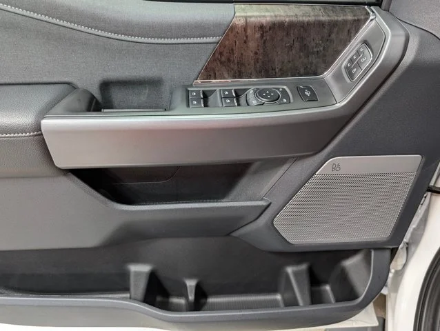 New 2026 Star White Metallic Tri-Coat Ford F-250® Lariat® image 56