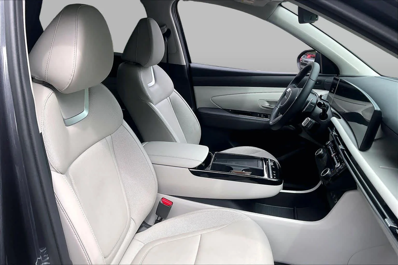 Used 2025 Titan Gray Hyundai Limited image 14
