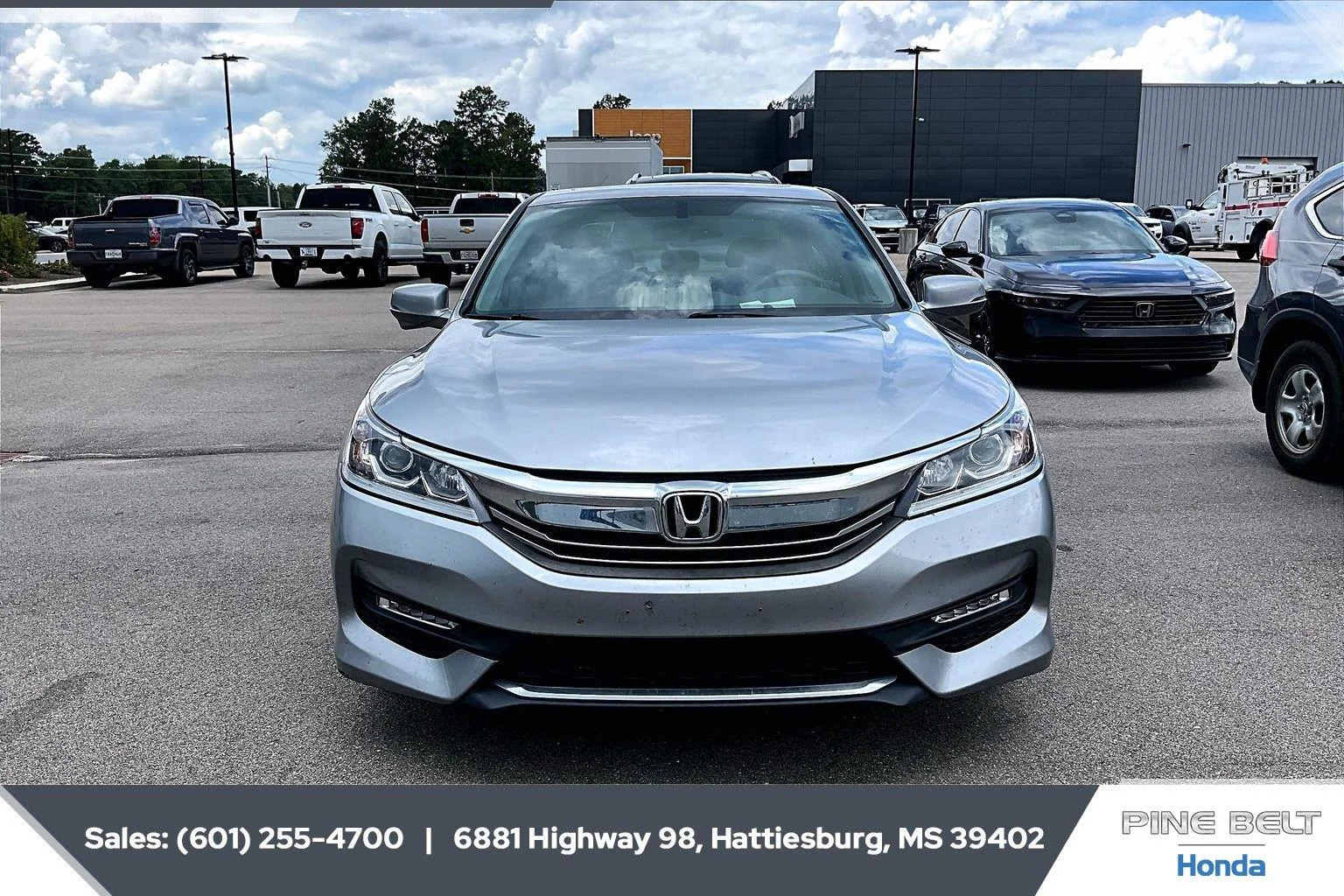 Used 2016 Lunar Silver Metallic Honda EX-L image 5
