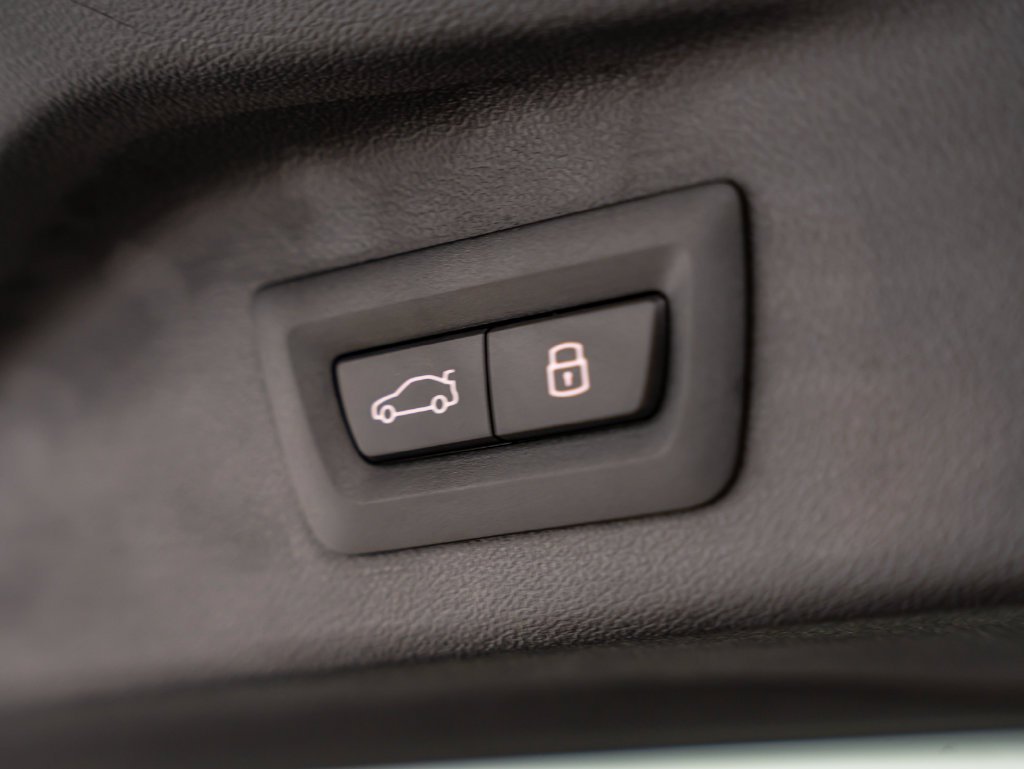 Used 2026 Alpina Green Metallic BMW ALPINA XB7 image 26