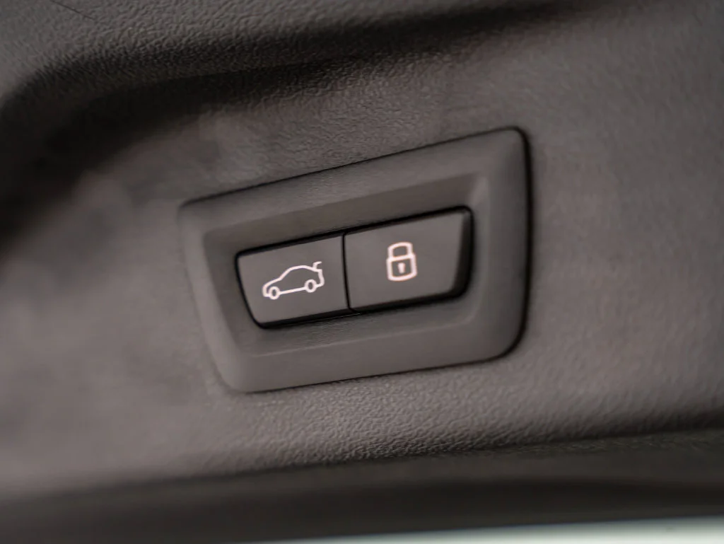Used 2026 Alpina Green Metallic BMW ALPINA XB7 image 26