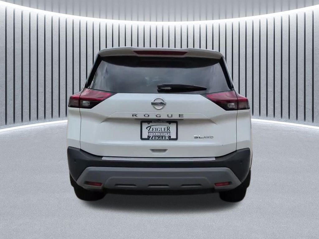 Used 2021 White Nissan SL image 6