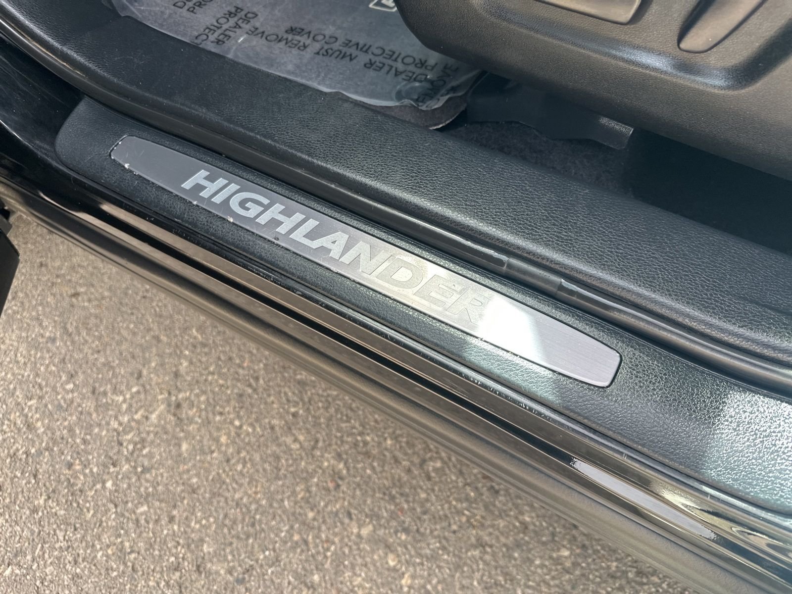 Used 2014 Black Toyota Limited image 15